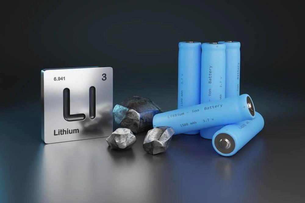 Stellantis investit plus de 100 M$ un projet de lithium "écologique"