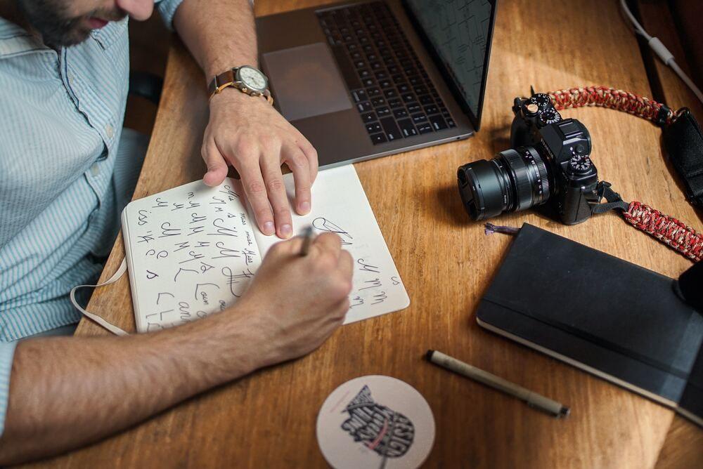 10 outils pour vous accompagner dans la création de votre logo de marque