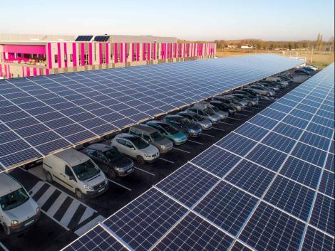 La SNCF investit 1 milliard d'euros dans l'énergie solaire pour alimenter ses trains