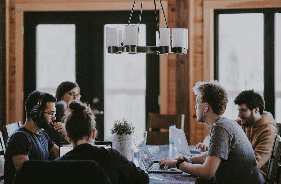 Seedext lève 2 millions d’euros pour améliorer la productivité des entreprises grâce à ses agents IA
