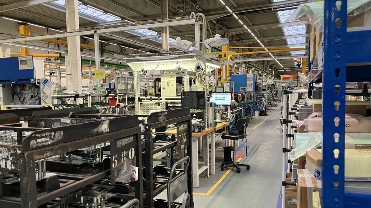 Schneider Electric investit 100 millions d’euros dans une nouvelle usine électrifiée