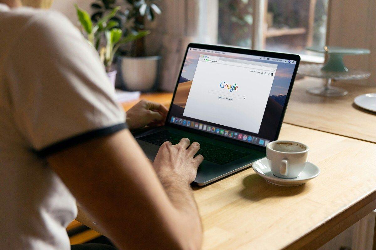 Google, 20 années en bourse et une valorisation boursière de 2 000 milliards d’euros