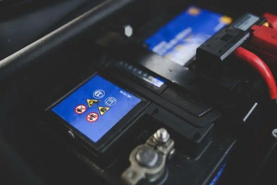 Entech lance un projet de seconde vie des batteries automobiles avec Stellantis et Talendi 