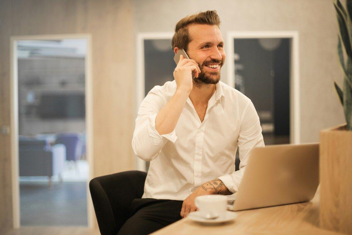 « On ne peut pas cumuler micro-entreprise et emploi salarié », Faux !