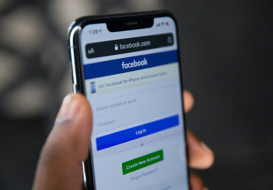 Facebook se transforme pour séduire la jeune génération