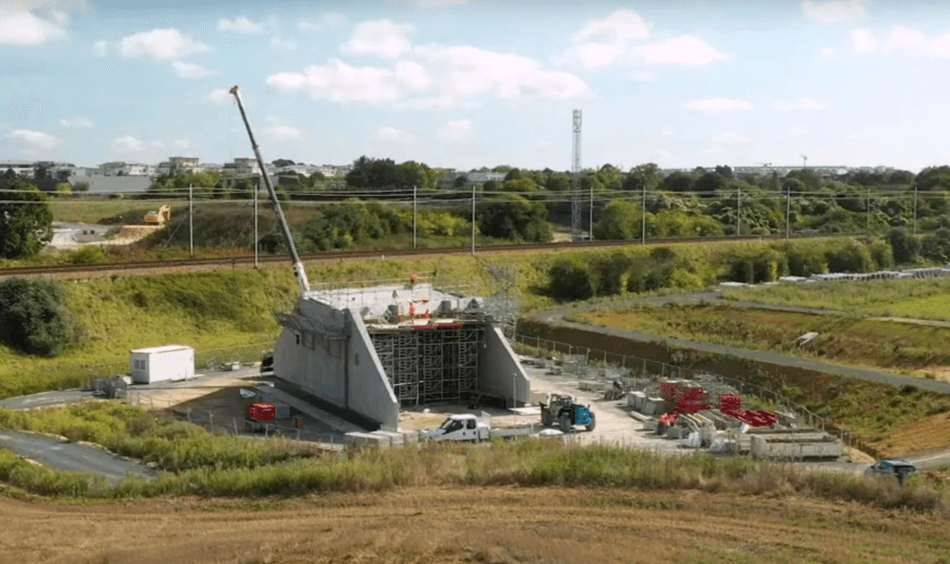 La SNCF installe un pont ferroviaire en 96h seulement