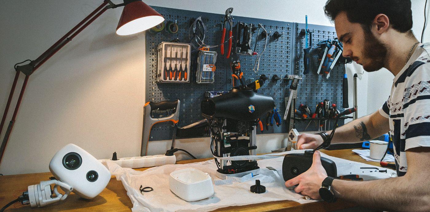 Pollen Robotics lève 2,4M€ pour accélérer son développement