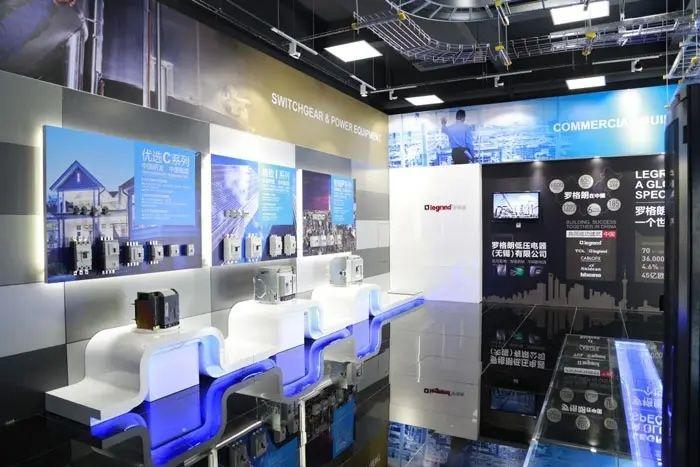 Legrand acquiert Enovation et Netrack dans 2 segments porteurs