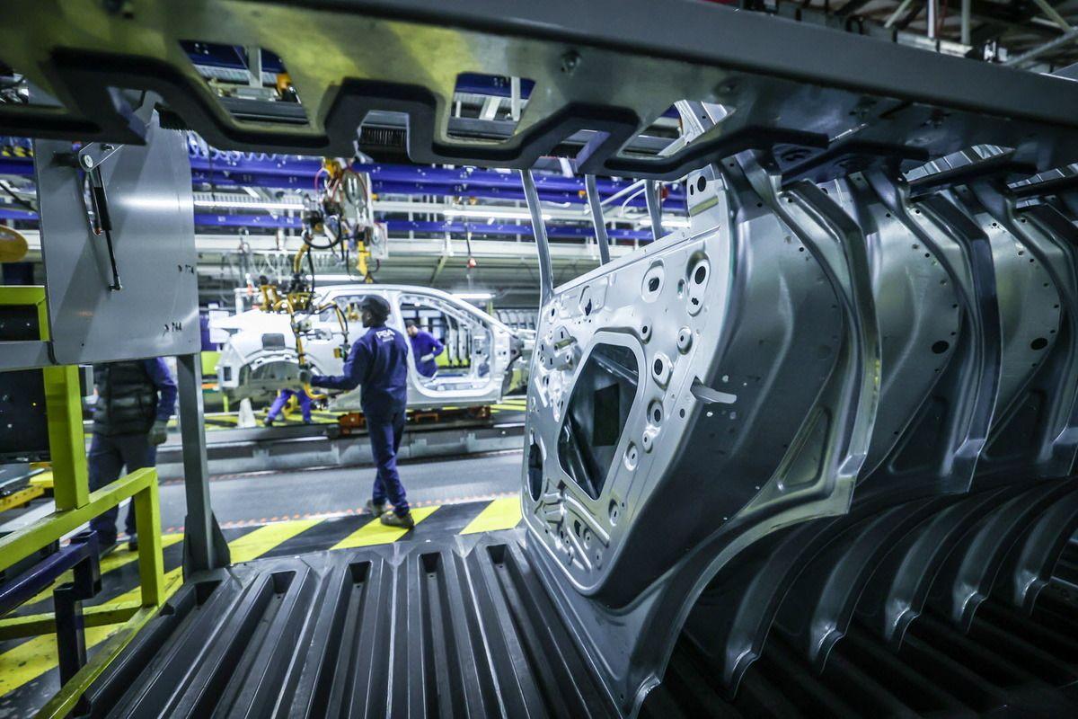 Stellantis : Un plan de 60 milliards sous tension en Europe