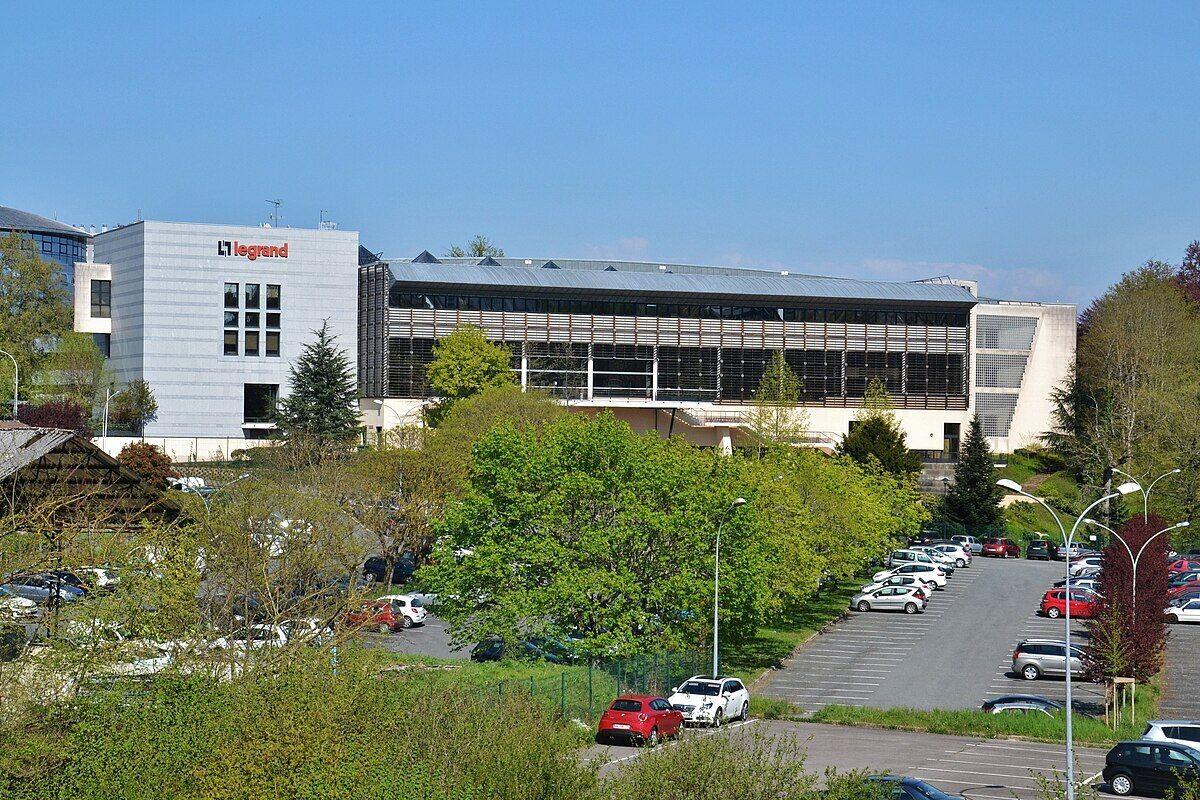 Legrand veut délocaliser une partie de sa production en Hongrie